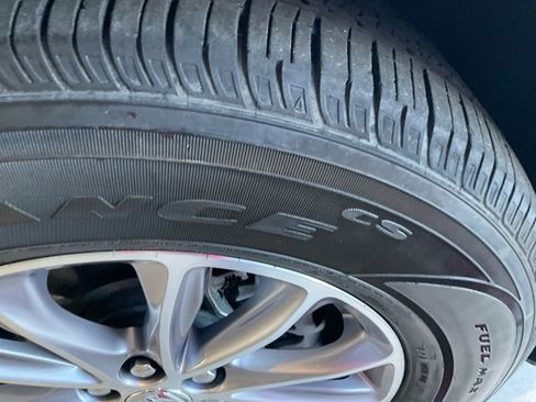 Used 2024 Buick Enclave Premium image 30