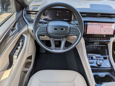 New 2026 Jeep Grand Cherokee Limited AWD/4WD image 15