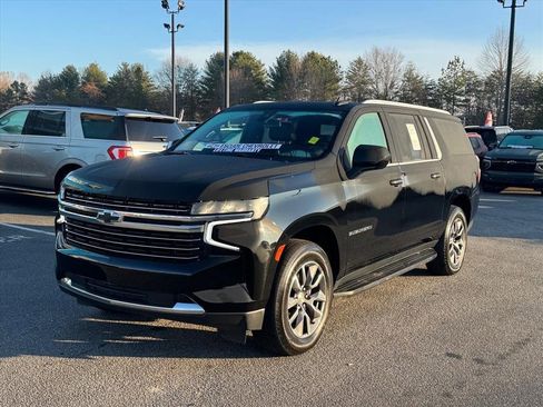 Used 2021 Chevrolet Suburban LT w/ Max Trailering Package image 7