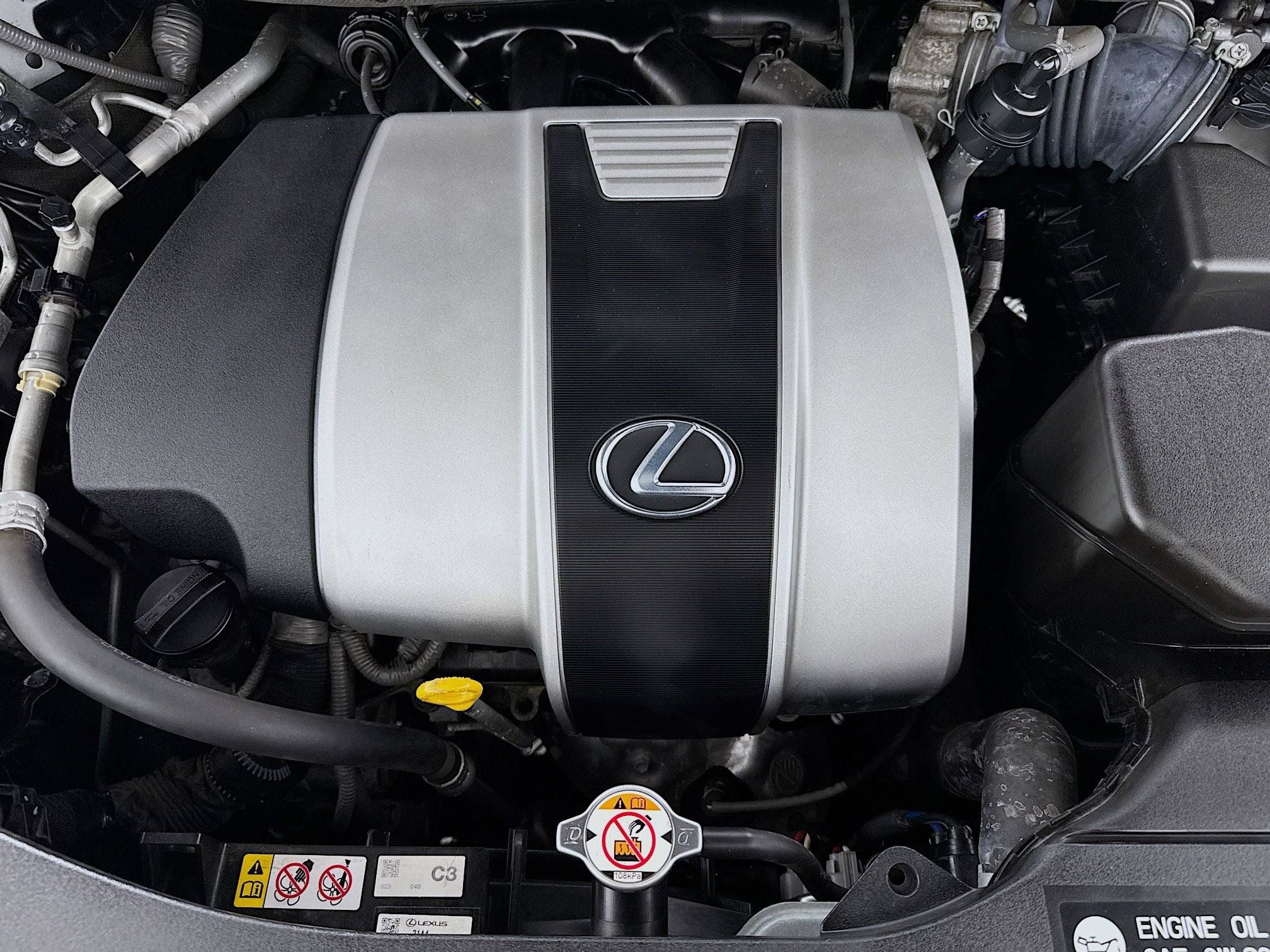 Used 2020 Lexus RX 350L Premium w/ Premium Package AWD/4WD image 37