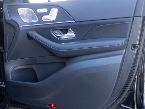 New 2026 Mercedes-Benz GLS 580 4MATIC image 25