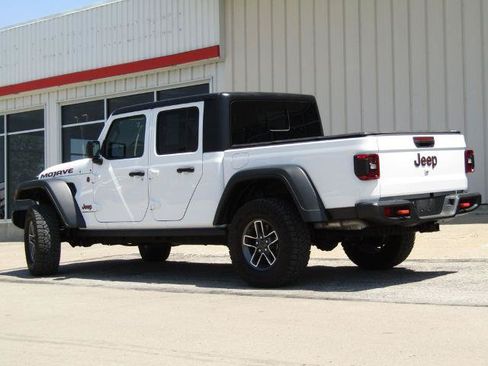 Used 2024 Jeep Gladiator Mojave AWD/4WD image 10