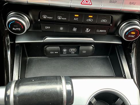 Used 2018 Kia Stinger GT1 image 24