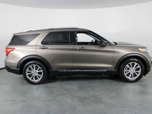 Used 2021 Ford Explorer Limited w/ Equipment Group 301A image 13