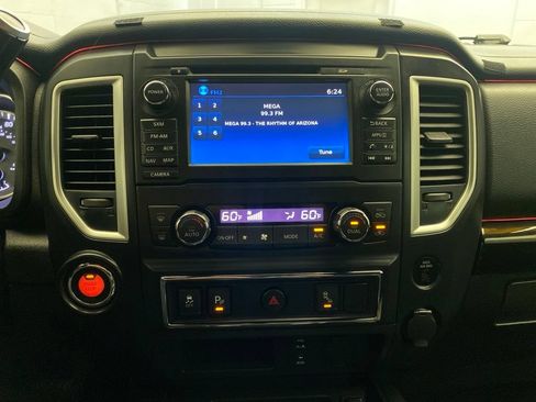 Used 2018 Nissan Titan SV w/ SV Convenience Package RWD image 14