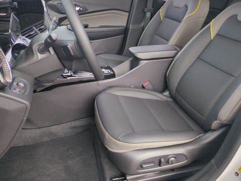 New 2026 Chevrolet Trax ACTIV w/ Sunroof Package FWD image 19