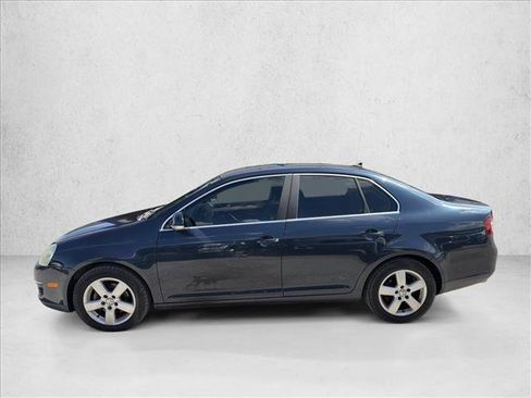 Used 2009 Volkswagen Jetta SE FWD image 2