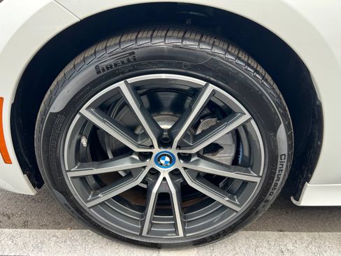 Used 2022 BMW 330e xDrive w/ Driving Assistance Package AWD/4WD image 16