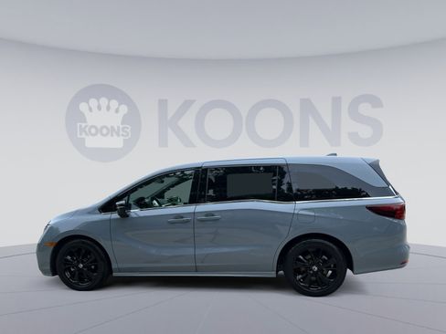 Used 2024 Honda Odyssey Sport image 13