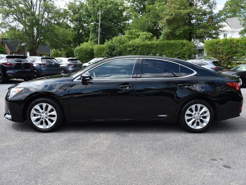 Used 2014 Lexus ES 300h w/ Premium Package w/Bamboo Trim FWD image 3