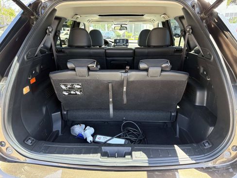 Used 2024 Mitsubishi Outlander 4WD Plug-In Hybrid image 5