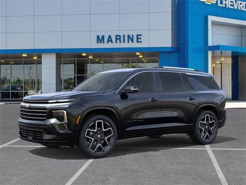 New 2026 Chevrolet Traverse High Country image 2