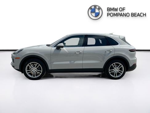 Used 2023 Porsche Cayenne Platinum Edition AWD/4WD image 4