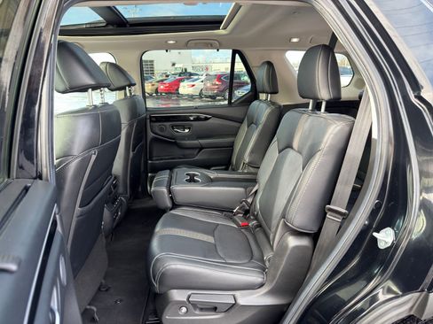 Used 2025 Honda Pilot Touring image 29