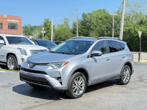 Used 2017 Toyota RAV4 Limited w/ Carpet Mat Package AWD/4WD image 30