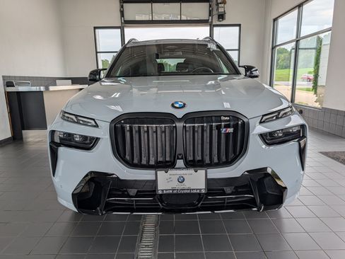 Used 2025 BMW X7 M60i w/ Executive Package AWD/4WD image 8