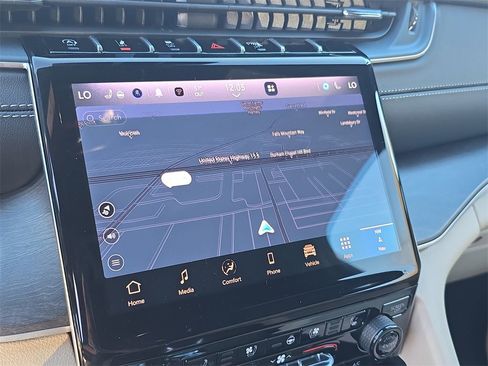 New 2025 Jeep Grand Cherokee Limited image 24