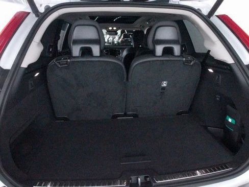 Certified 2025 Volvo XC90 T8 Plus w/ Protection Package Premier image 19