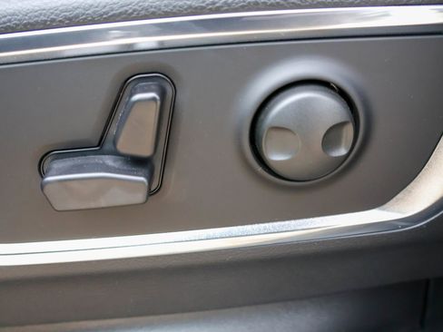 New 2026 RAM 1500 Laramie AWD/4WD image 5