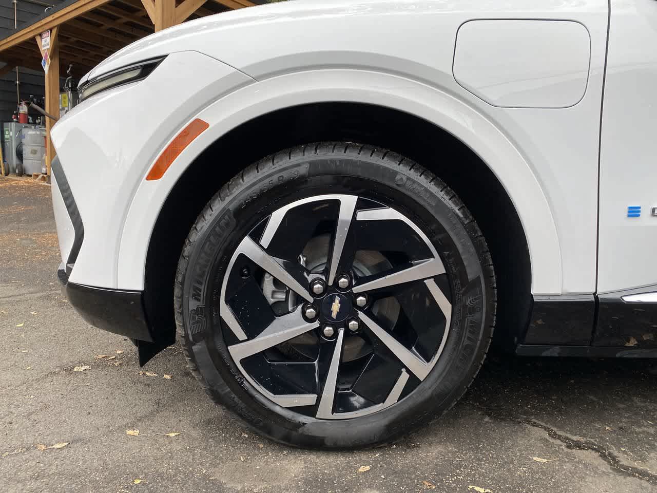 Used 2024 Chevrolet Equinox EV LT AWD/4WD image 11