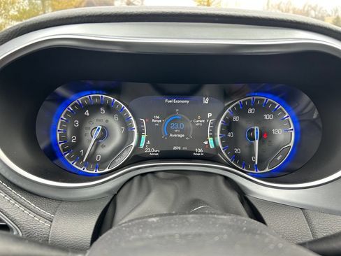 New 2026 Chrysler Pacifica Limited w/ S Appearance Package FWD image 11