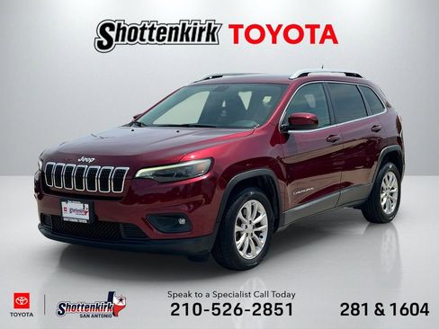 Used 2019 Jeep Cherokee Latitude w/ Popular Appearance Group FWD image 1