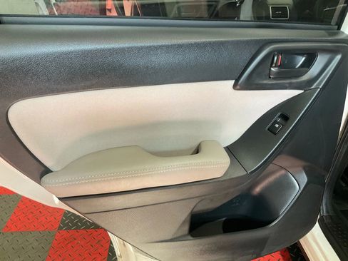 Used 2016 Subaru Forester 2.5i w/ Alloy Wheel Package image 7