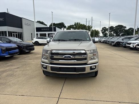 Used 2017 Ford F150 Lariat RWD image 4