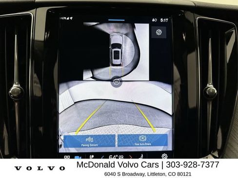 Certified 2025 Volvo XC60 B5 Plus AWD/4WD image 17