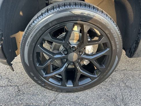 Used 2021 Chevrolet Silverado 1500 Custom RWD image 17
