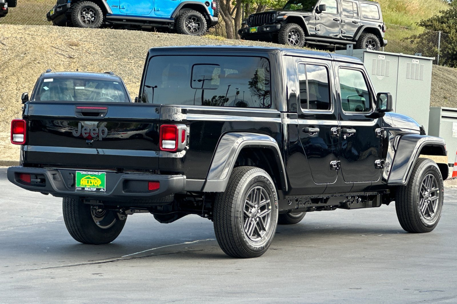 New 2026 Jeep Gladiator Sport AWD/4WD image 4