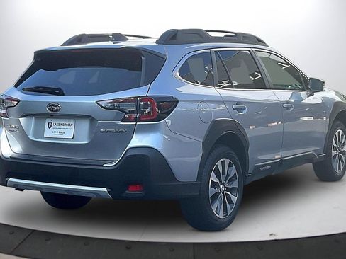 Used 2025 Subaru Outback Limited AWD/4WD image 9