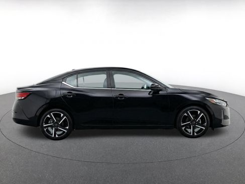 Used 2025 Nissan Sentra SV FWD image 11