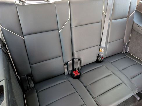 Certified 2024 Cadillac Escalade Premium Luxury w/ Performance Package image 18