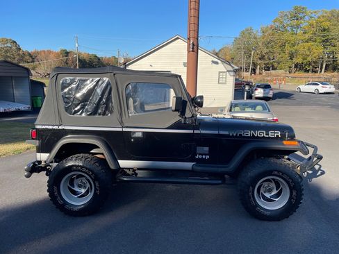 Used 1995 Jeep Wrangler S image 7