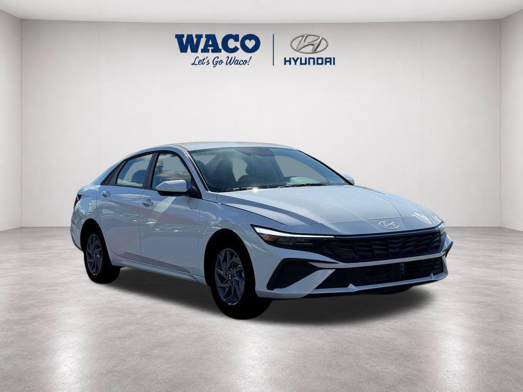 Used 2026 Hyundai Elantra Hybrid FWD image 11