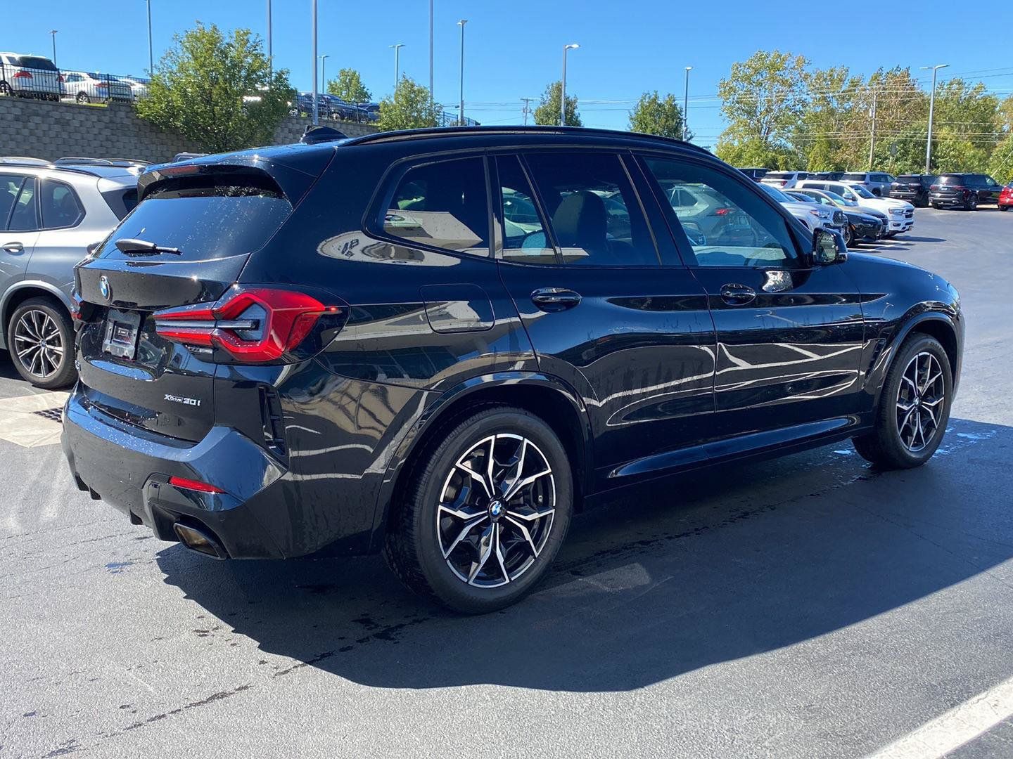Used 2024 BMW X3 xDrive30i w/ Premium Package AWD/4WD image 3