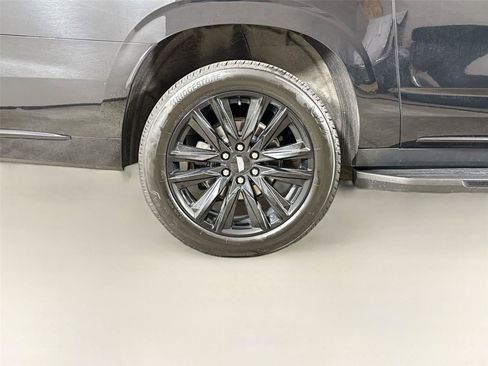 Used 2021 Cadillac Escalade ESV Sport w/ Driver Assist Tech Package AWD/4WD image 11