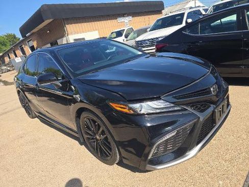 Used 2022 Toyota Camry XSE image 3