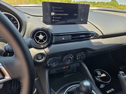 New 2026 MAZDA MX-5 Miata Club w/ Interior Package RWD image 12