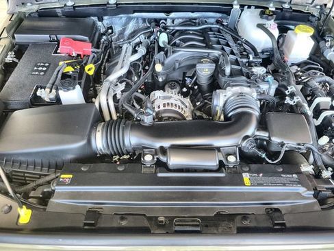 Used 2025 Jeep Gladiator Mojave w/ Convenience Group AWD/4WD image 26