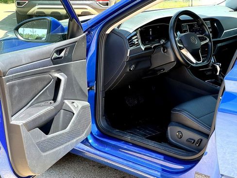 Certified 2024 Volkswagen Jetta SE image 11