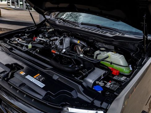 Used 2026 Ford F250 Platinum w/ Platinum Plus Package image 40