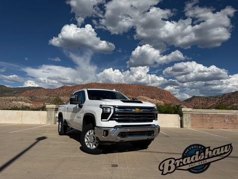 Used 2024 Chevrolet Silverado 3500 LTZ w/ LTZ Premium Package AWD/4WD image 2