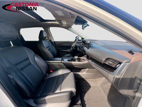 Used 2023 Nissan Rogue SL w/ SL Premium Package image 38