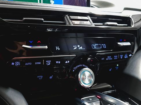 Used 2024 Acura MDX SH-AWD w/ Technology Package image 29