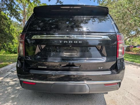 Used 2022 Chevrolet Tahoe LT w/ Luxury Package AWD/4WD image 7