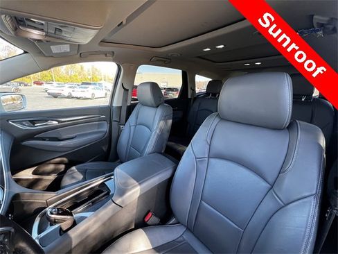 Used 2019 Buick Enclave Essence image 37
