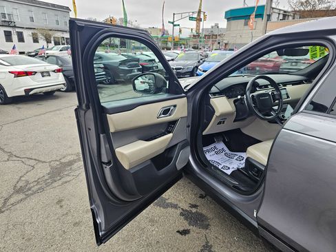 Used 2020 Land Rover Range Rover Velar R-Dynamic S image 9