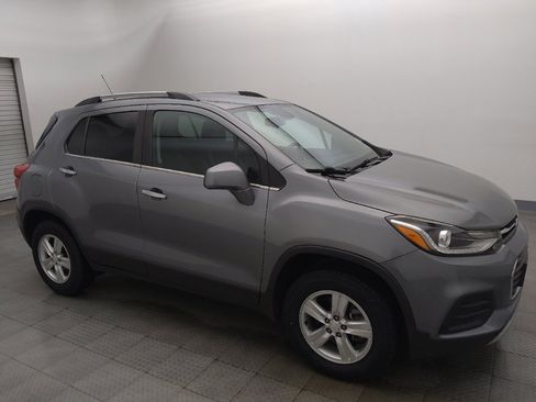 Used 2020 Chevrolet Trax LT w/ Driver Confidence Package AWD/4WD image 11
